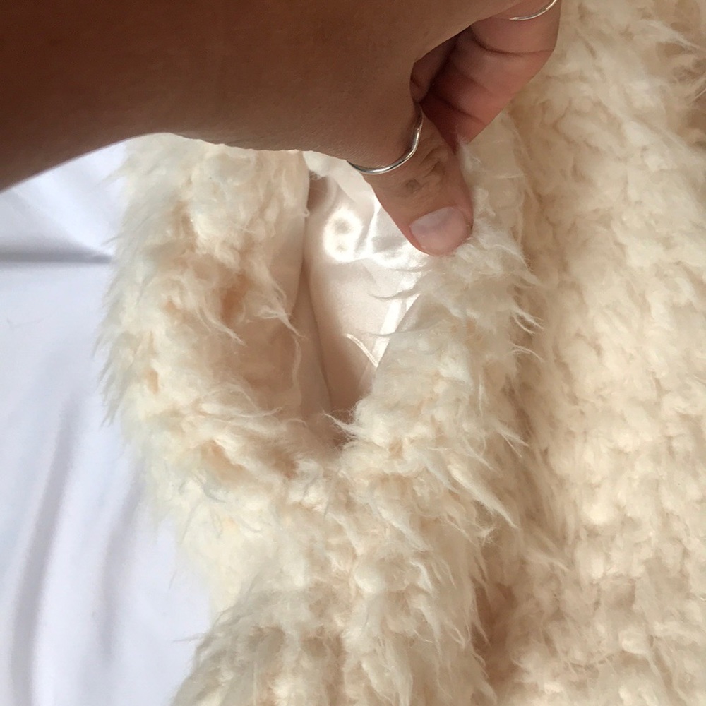 Romeo + Juliet Couture Faux Fur Jacket WHITE! - Picture 5 of 7